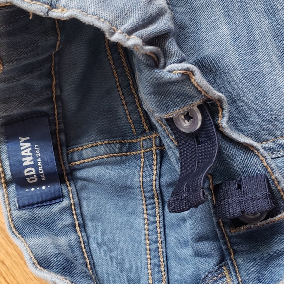 Old Navy girl's jeans size S(6-7)🦋 - Picture 3 of 4
